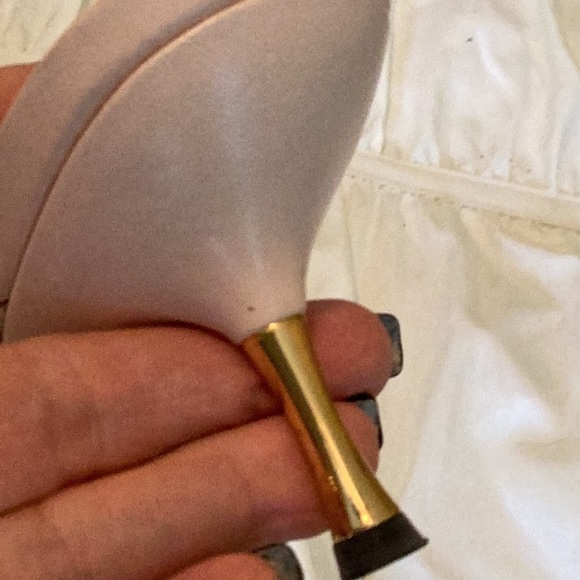 Stuart Weitzman Vintage Blush Leather Sandals w/ Leather Roses & Brass Heels - Picture 10 of 10